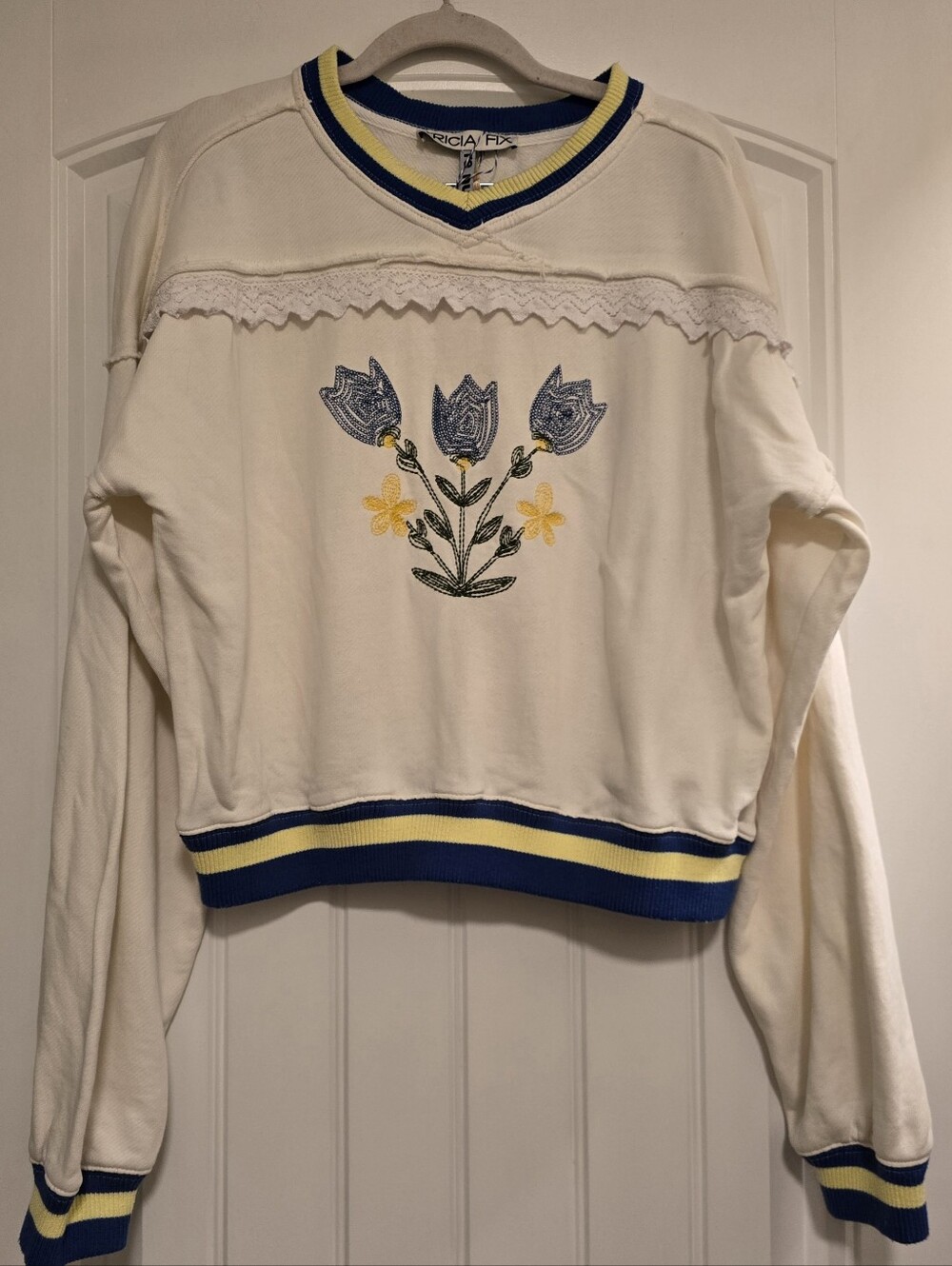 Free People Tricia Fix Tulip Pullover Embroirdered Handmade Sweatshirt Floral - Picture 3 of 10